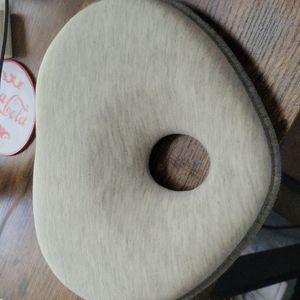 Baby pillow for head shaping